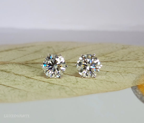 Classic Round Brilliant Diamond Stud Earrings