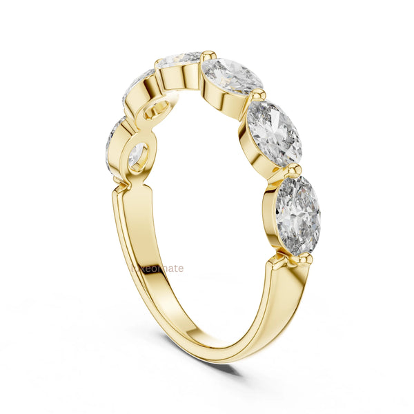 Modern oval diamond ring with continuous sparkle crafted for elegant everyday styling