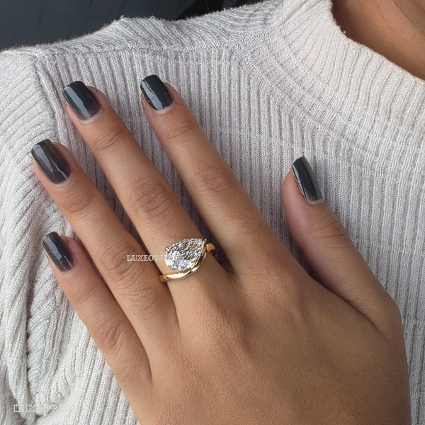Luxury pear cut diamond solitaire ring modern gold engagement ring