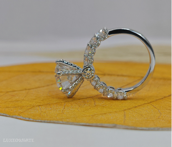 Round Brilliant Solitaire Diamond Ring with Pave Band