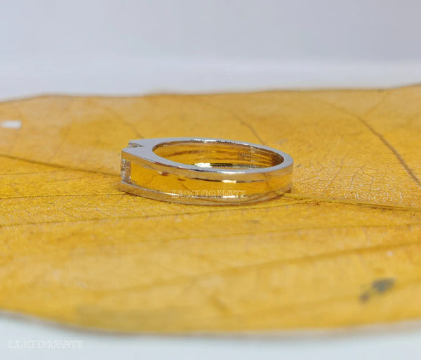 Solitaire Round Diamond Men's Ring