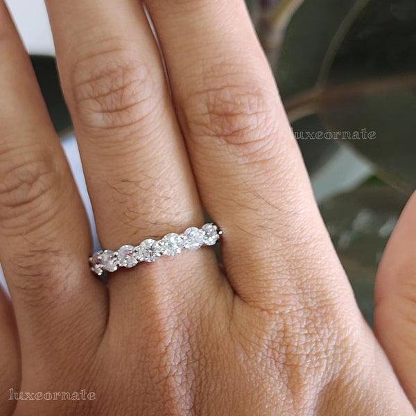 Round Cut Diamond Eternity Band