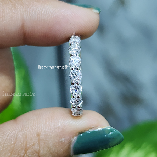 Round Cut Diamond Eternity Band